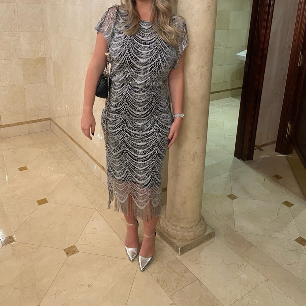 Size 6 Elegant Midi dress